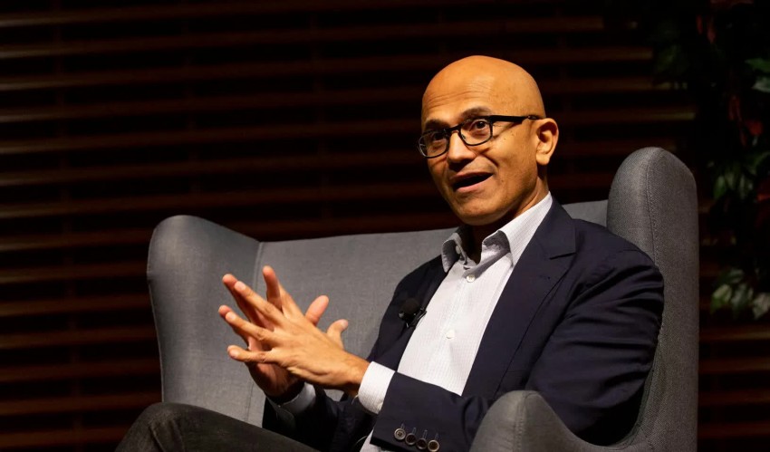 <div><strong>CEO Satya Nadella tiết lộ d&ugrave;ng AI thay thế podcast mỗi ng&agrave;y</strong></div>