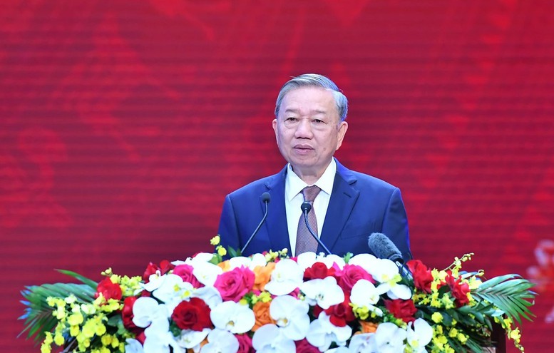 <div>B&agrave;i viết của Tổng B&iacute; thư T&ocirc; L&acirc;m: HỌC TẬP SUỐT ĐỜI</div>