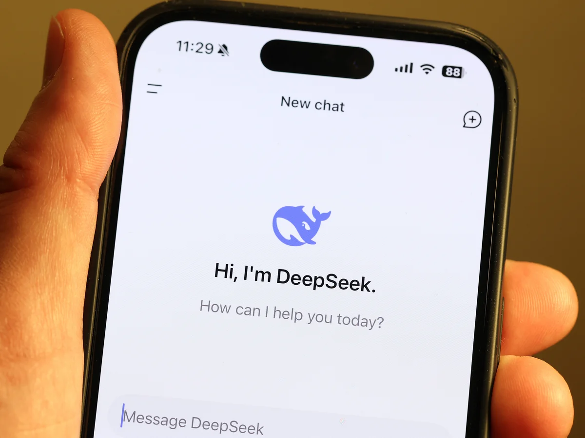 <div>Kh&aacute;m ph&aacute; tiềm năng của DeepSeek: 10 c&ocirc;ng việc bạn c&oacute; thể tự động h&oacute;a ngay h&ocirc;m nay</div>